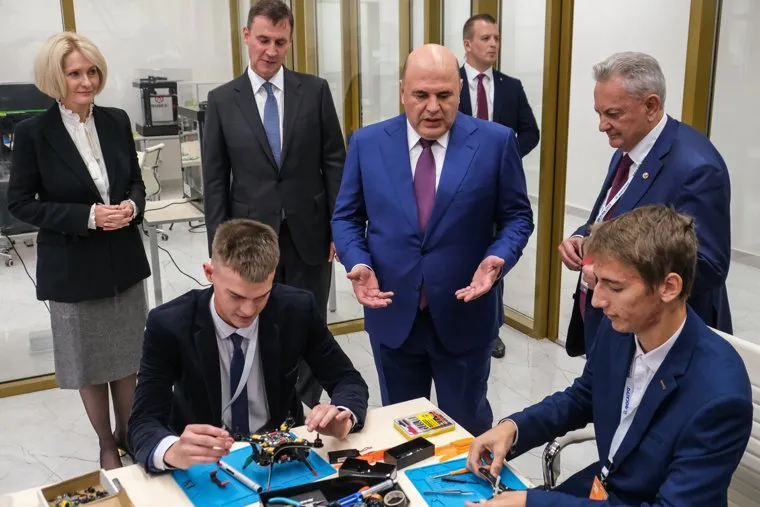 Михаил Мишустин посетил агропромышленную выставку "Золотая осень". Москва 