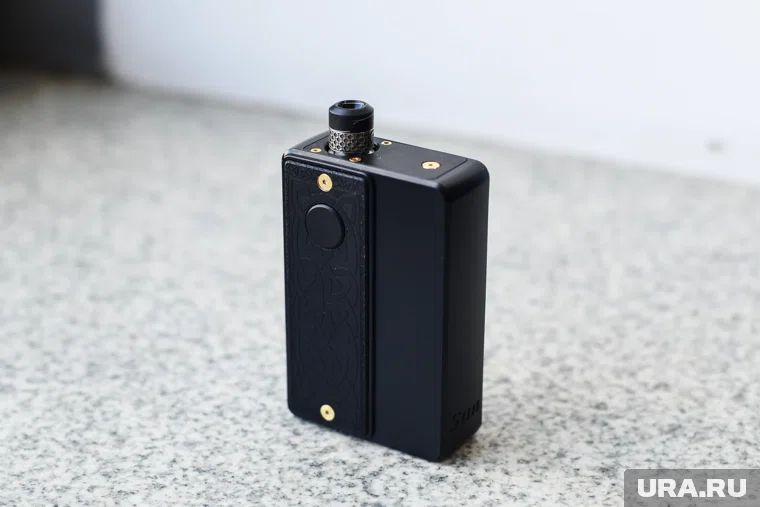 По мнению депутата Куринного, инициатива приравнивания вейпов к наркотикам является избыточной