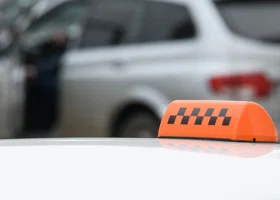 Тюменских водителей разозлили новые условия работы в такси