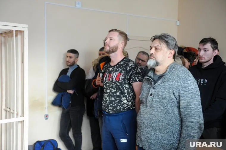 Точка в деле Антона Бахаева (в центре) и Михаила Смирнова еще не поставлена