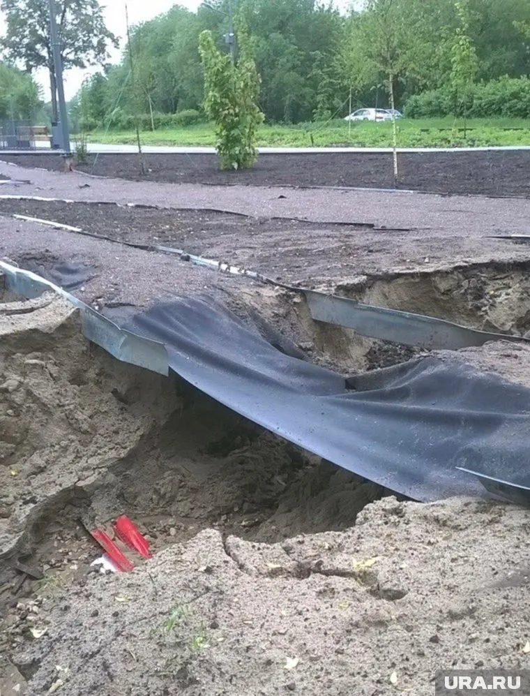 Провал благоустройства стал поводом для шуток