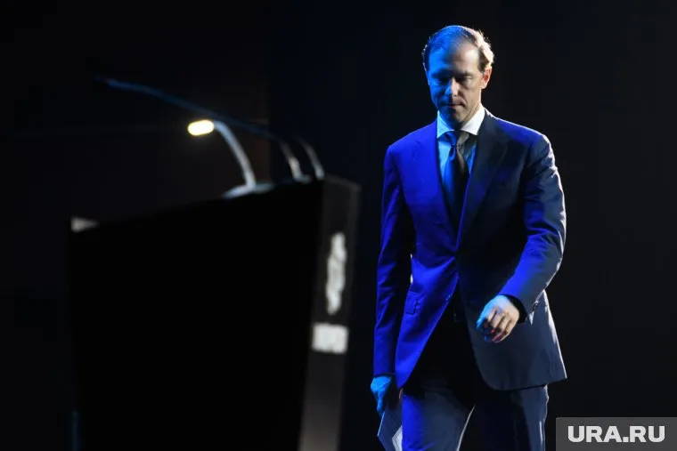 Денис Мантуров назвал плюс падение курса рубля