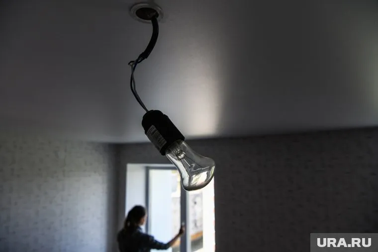 По словам местных жителей, электричества до сих пор нет на нескольких улицах города