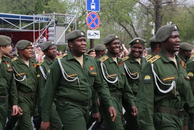 Парад 9 мая . Тюмень