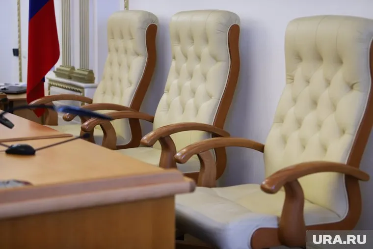 По словам главы Целинного района Александра Сытова, в областном правительстве не хватает сотрудников (архивное фото)