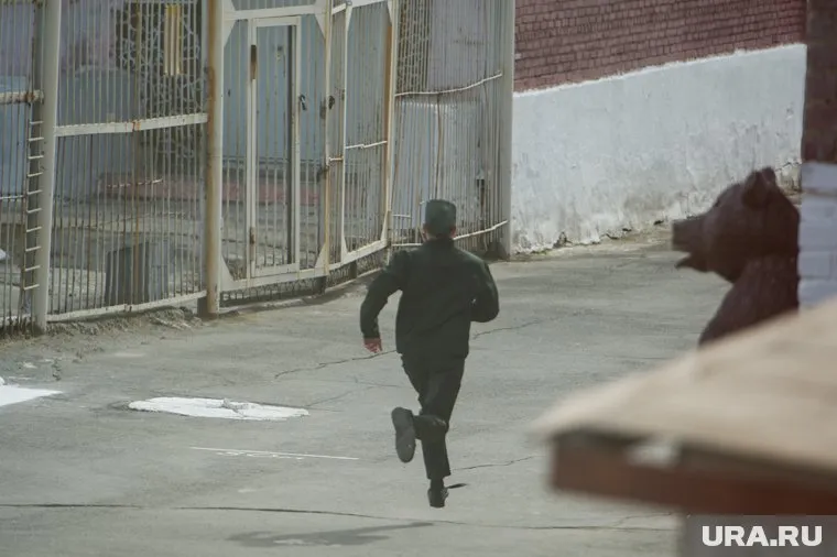 В спецшколе № 124 содержатся так называемые трудные подростки