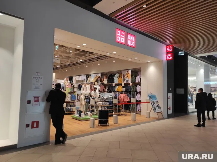 Сеть Uniqlo закроет большую часть точек в России