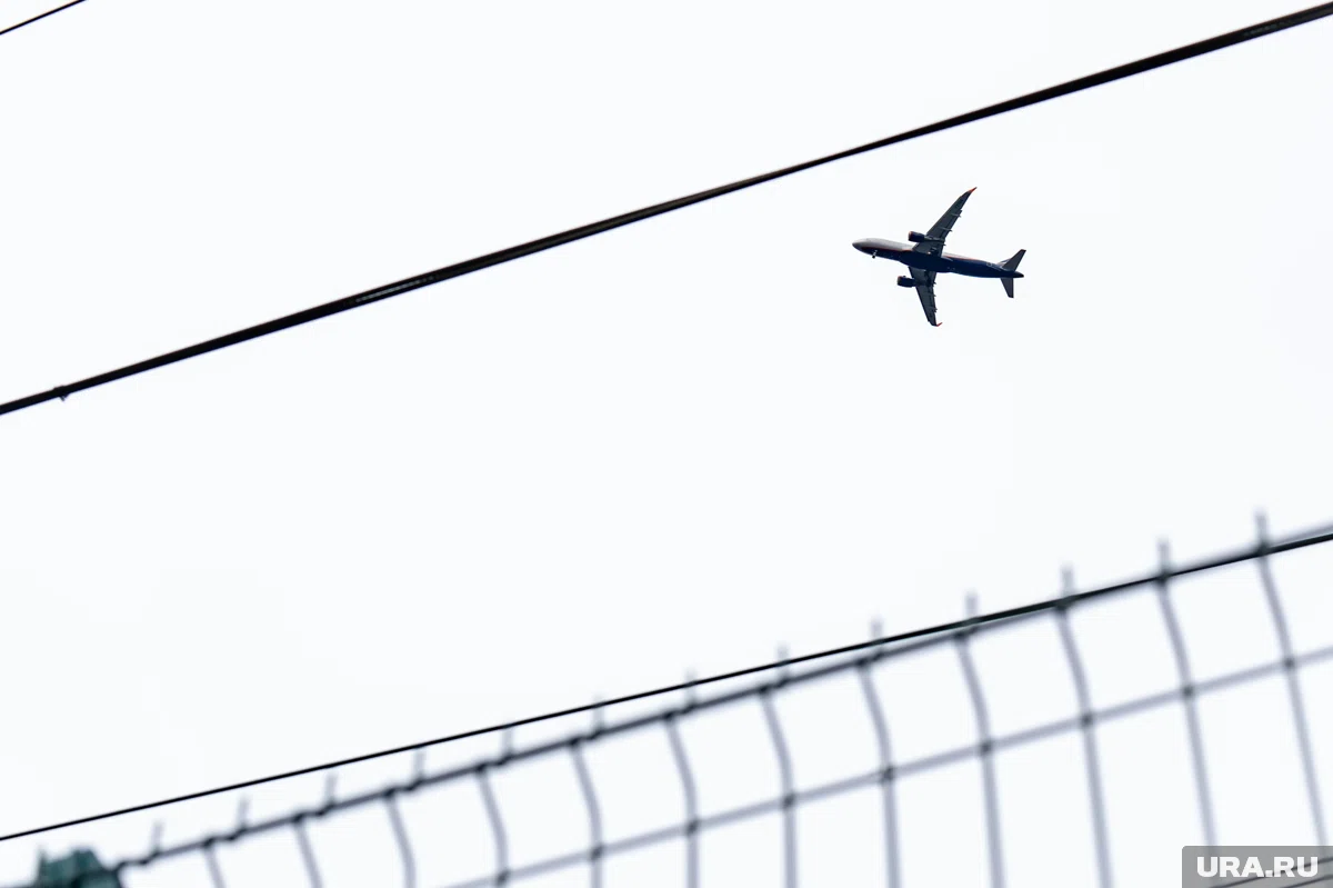 Самолеты не могут вылететь из-за снега