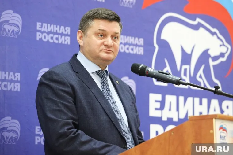 Членские билеты краснодонцам вручил депутат Госдумы Иван Квитка