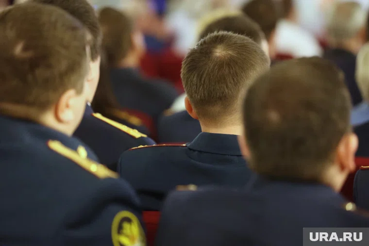 Курганских ветеранов УФСИН поздравили с праздником