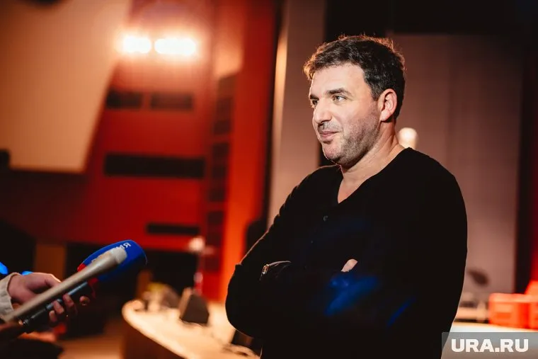 Максим Виторган попросил пользователей не рассказывать ему о встречах его супруги