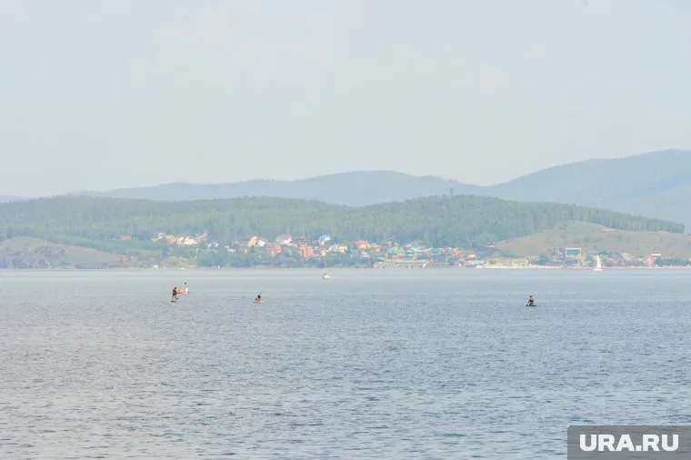 Застройщик таунхаусов отсыпал свою территорию и затопил соседей