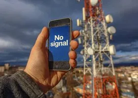 Россияне жалуются на сбои в работе мобильного интернета и связи