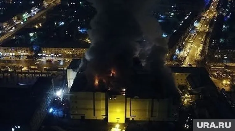 По делу о пожаре в кемеровском ТЦ арестованы семь человек