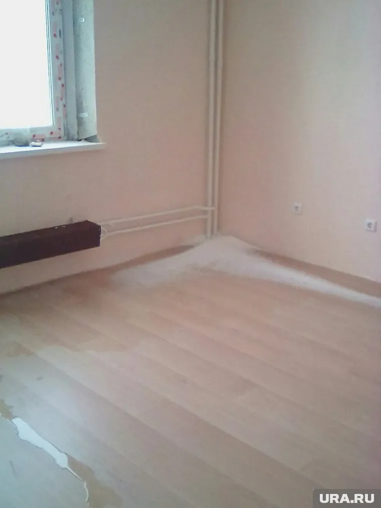 По словам новоселов, жить в их квартирах невозможно