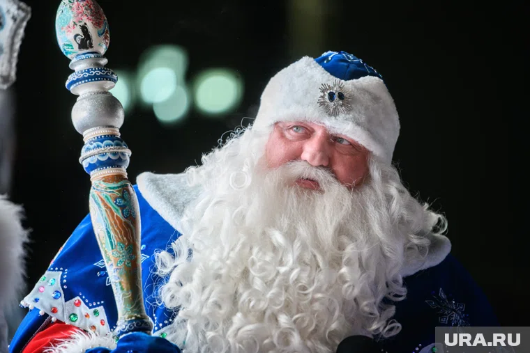 В Свердловскую область приехали восемь Дедов Морозов со всей страны