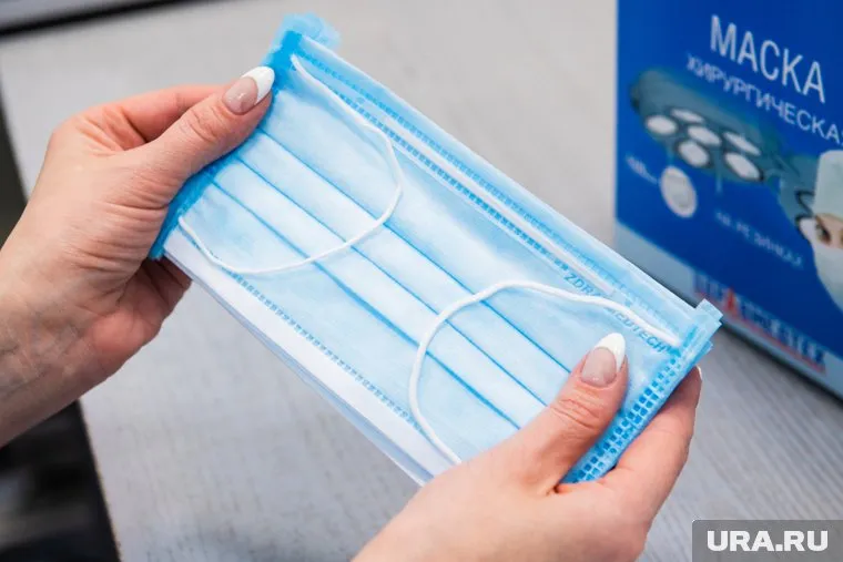 Маски собирают все бактерии, которые находятся в воздухе