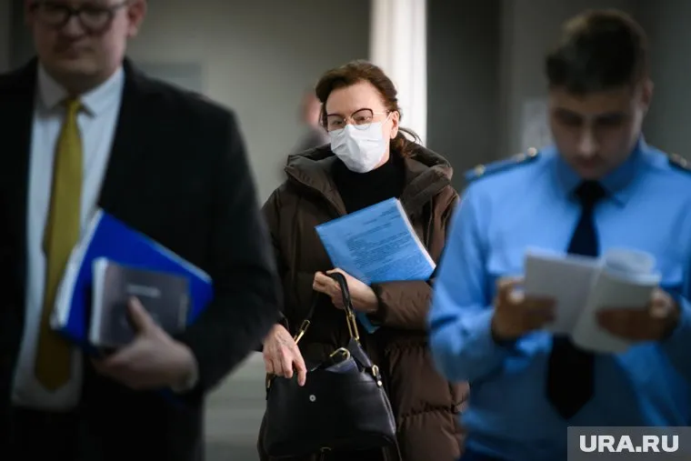 Продление меры пресечения жене бывшего вице-мэра Екатеринбурга Ларисе Контеевой. Екатеринбург 