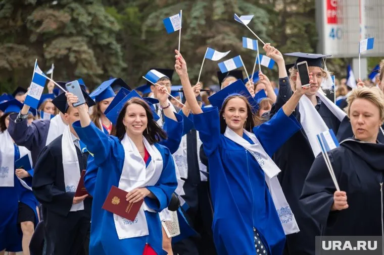 Набравшие высокие баллы ЕГЭ выпускники школ получат скидку на обучение в ЮУрГУ