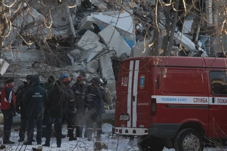 Взрыв бытового газа в доме № 164 на проспекте Карла Маркса. Часть 2. Магнитогорск, руины, машина мчс