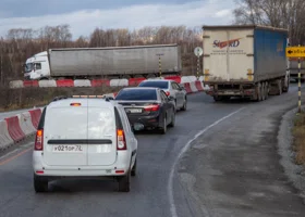 Пермский тракт полностью перекрыли из-за ДТП