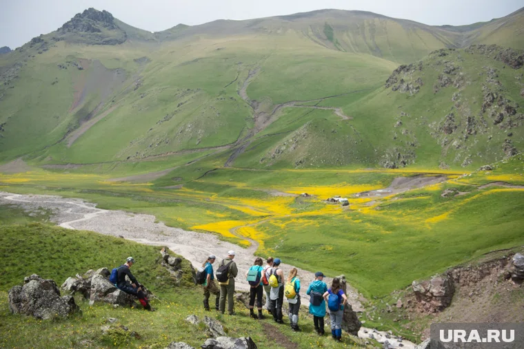 Восемь туристов в настоящее время ожидают спасения в горах Краснодарского края (архивное фото)