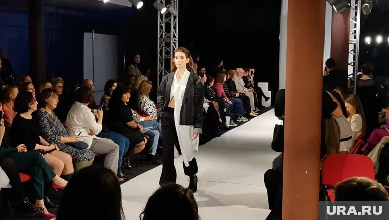 В первый день показов свои работы представляли профессионалы