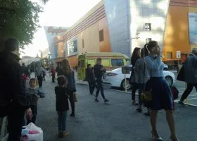 В Тюмени после звонка о минировании эвакуировали людей из ТРЦ