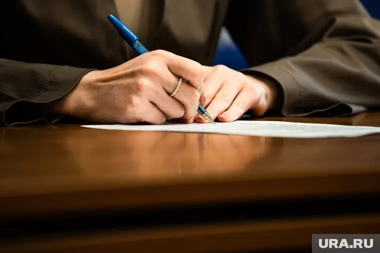 Если ничего не помогает решить проблему с УК, то нужно писать заявление в прокуратуру