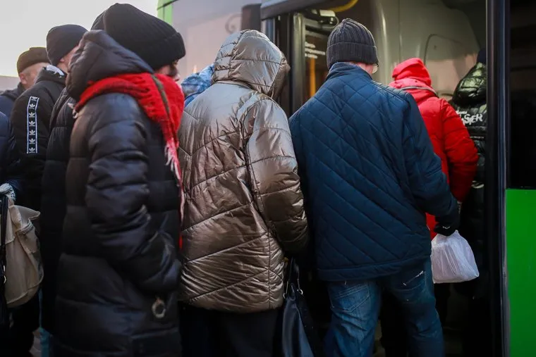 Автобусная остановка. Тюмень