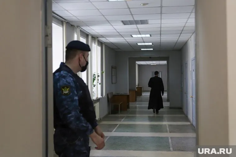 26 апреля задержали судью Салехардского городского суда Алишера Раенгулова