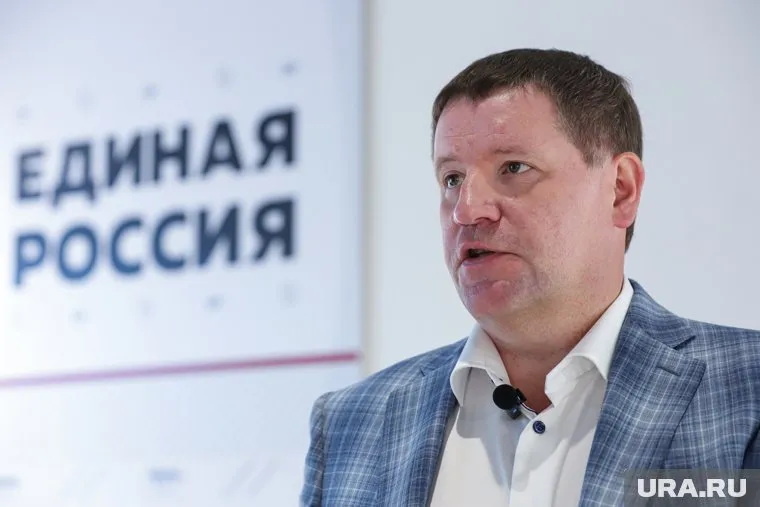 Акция «Собери ребенка в школу» с депутатом Сергеем  Бидонько. Екатеринбург