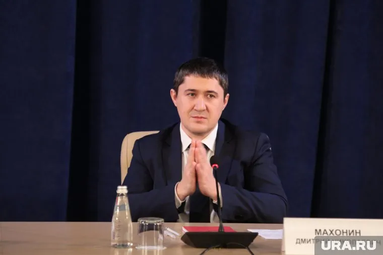 Дмитрий Махонин показал упражнение, которое держит его в тонусе