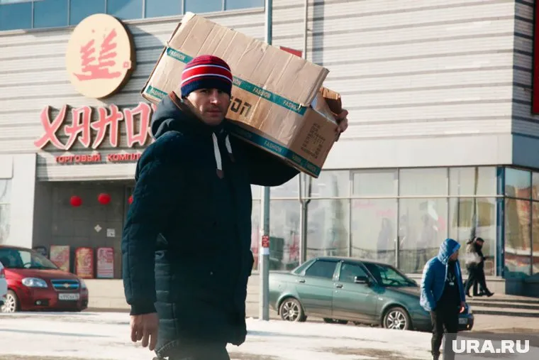 Переезд иностранцев связан с ужесточением миграционной политики в столице Урала