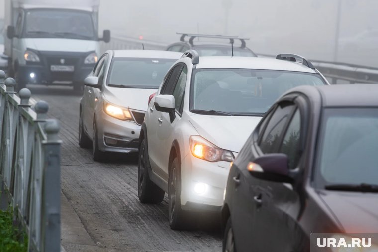 В Тюмени из-за гололеда машины массово начали попадать в аварии
