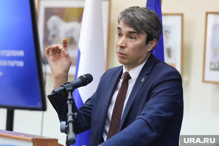 Депутат Евгений Кафеев предложил коллегам активнее переходить к использованию ИИ