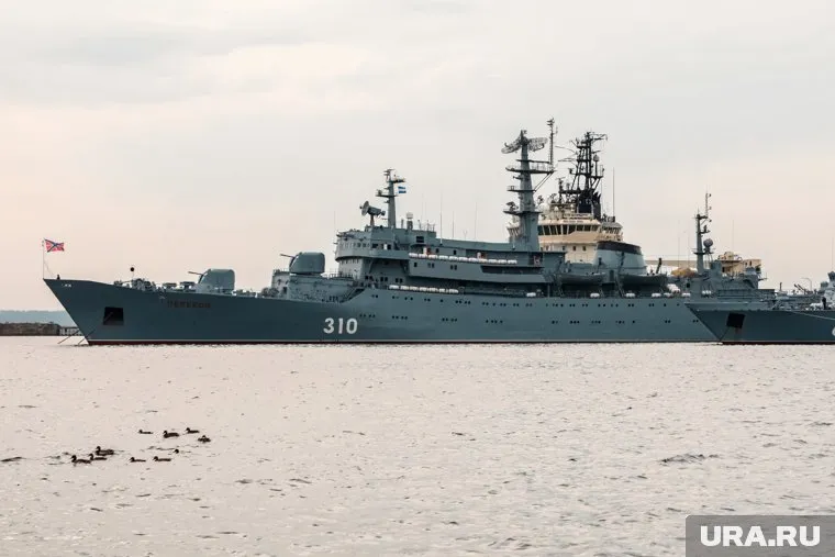 Отряд кораблей ВМФ России прибыл в Индонезию