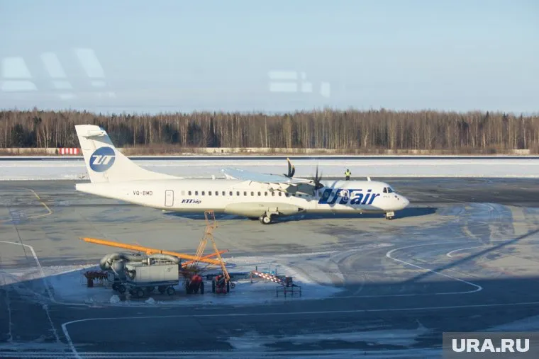 Задержка вылета составляет более 10 часов