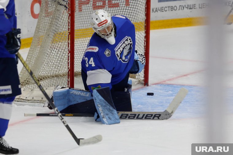 Курганские хоккеисты «Зауралья» уступили победу «Дизелю» по буллитам