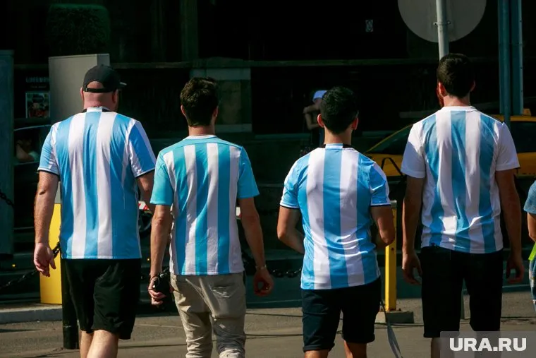 Не все болельщики умеют вести себя подобающим образом