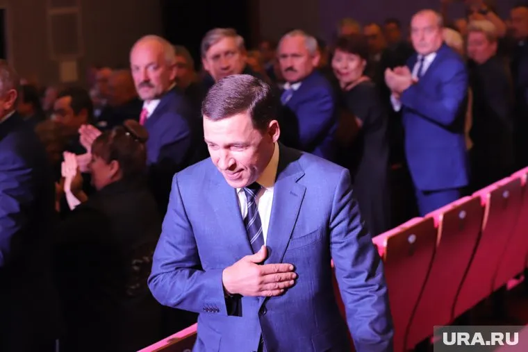 Евгений Куйвашев приехал в мэрию прямо из Театра эстрады, где у него была инаугурация