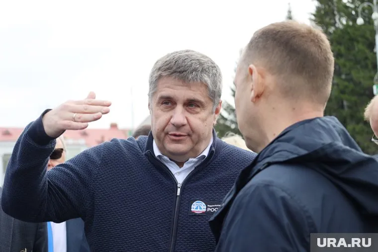 Курганскую технику презентовали главе Росавтодора Роману Новикову