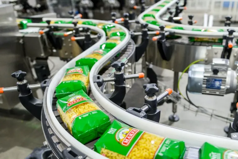 Генеральный консул Китайской Народной Республики в Екатеринбурге Цуй Шаочунь на АО «Макфа». Челябинск