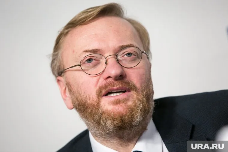 Виталий Милонов заявил, что россиянам давно надо было перейти на семичасовой рабочий день