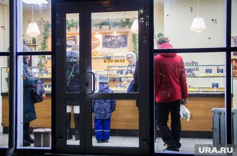 Украденное вор спрятал под верхней одеждой