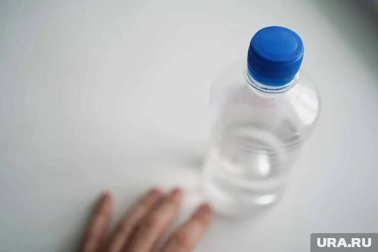 На избирательные участки не следует приносить воду, соки и другие жидкости