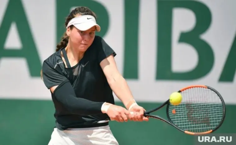 Самсонова не сумела обойти Свентек на пути к полуфиналу Уимблдона