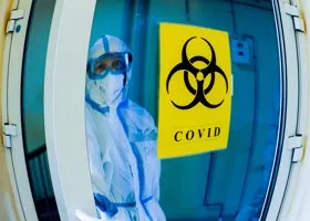 Терапевт объяснил, почему в одной семье не все болеют COVID