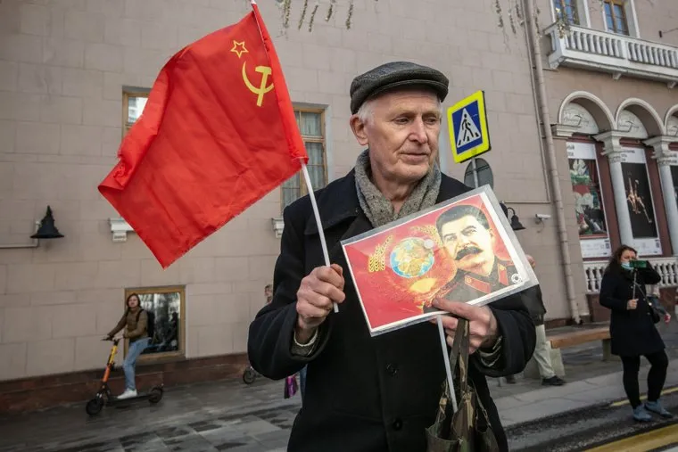 Митинг-встреча с депутатом от КПРФ Валерием Рашкиным. Москва