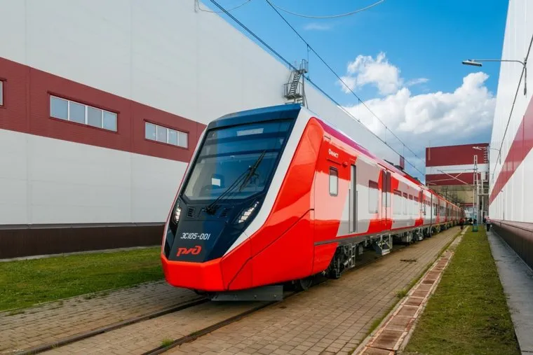 «Финист» - это первый отечественный двухсистемный электропоезд